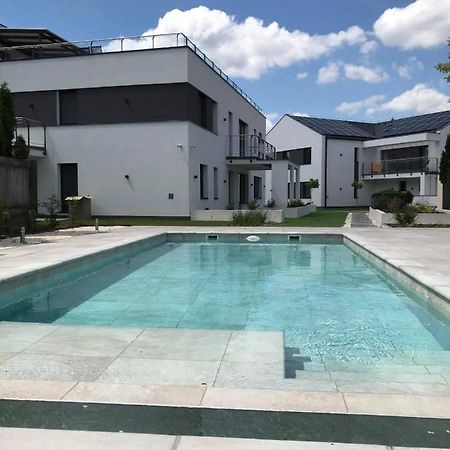 Oasis Residence Hajduszoboszlo Exterior photo