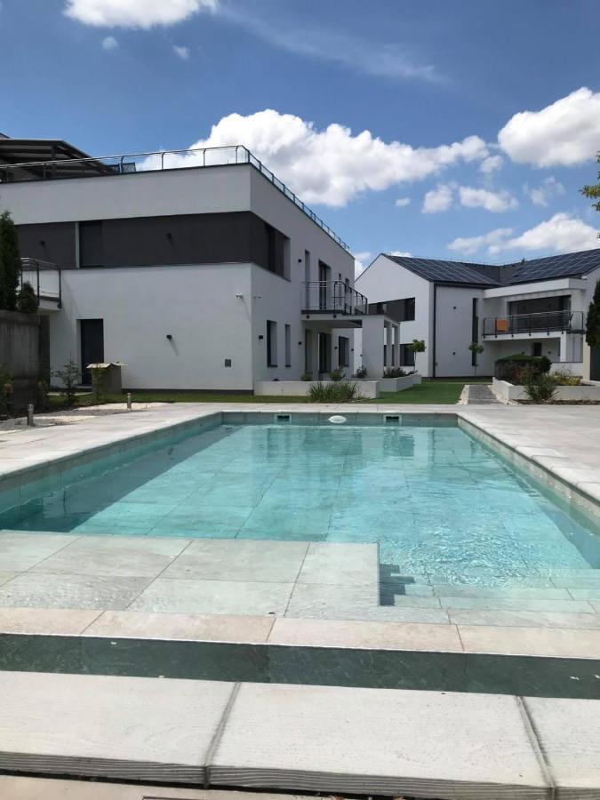 Oasis Residence Hajduszoboszlo Exterior photo