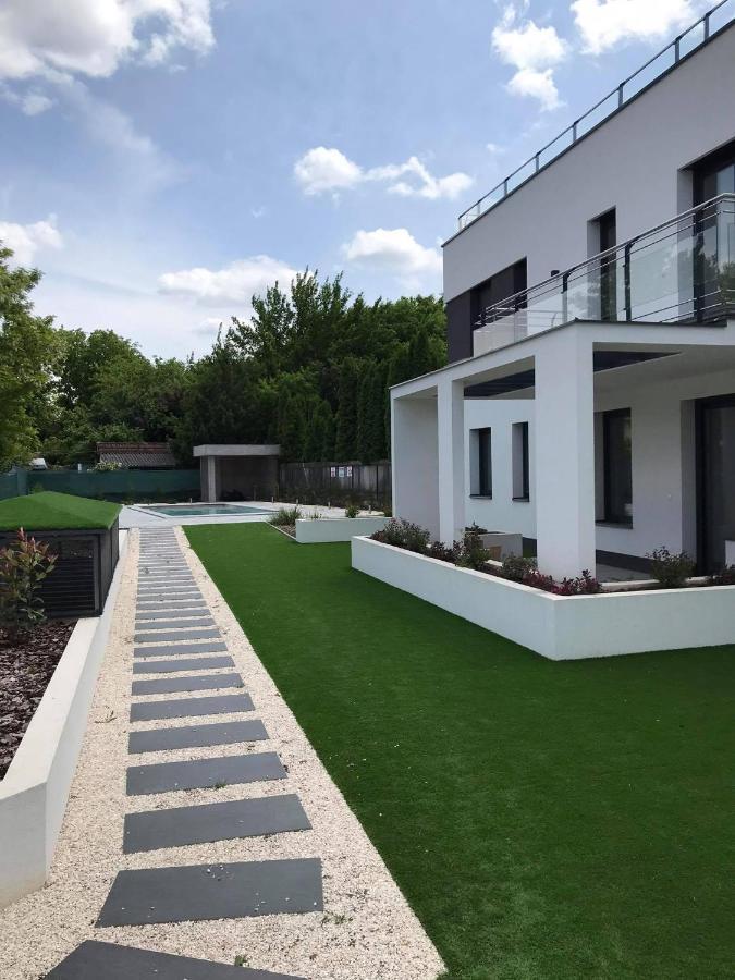 Oasis Residence Hajduszoboszlo Exterior photo